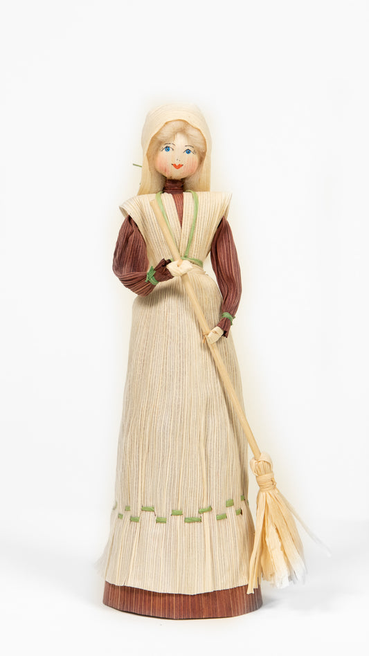 Working Lady w/Broom Doll | Ritchie Cornhusk Dolls