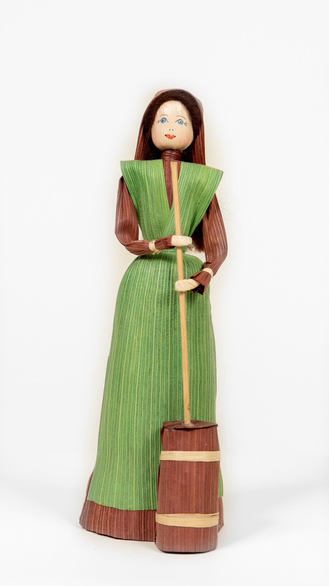 Working Lady w/Broom Doll | Ritchie Cornhusk Dolls